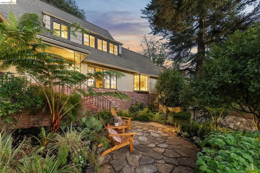 6526 Longwalk Dr, Oakland, CA 94611 - #2