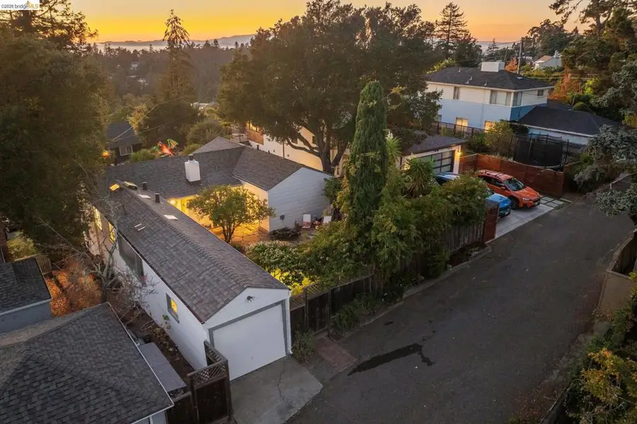5970 Rincon Dr, Oakland, CA 94611 - #3