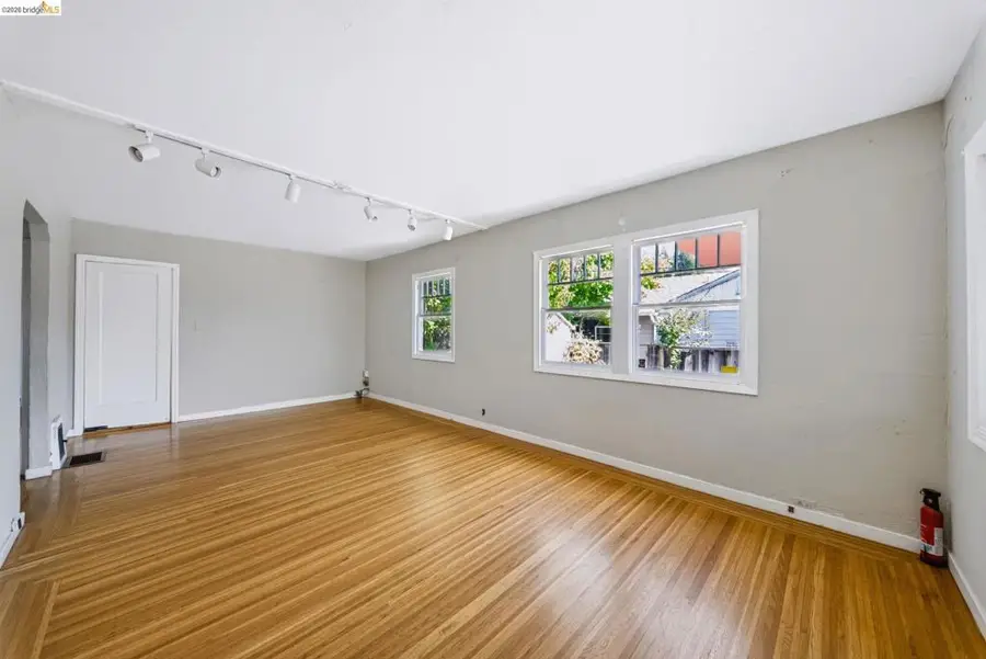 6440 Sunnymere, Oakland, CA 94605 - #2