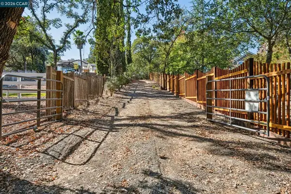 2050 Buttner Rd, Pleasant Hill, CA 94523
