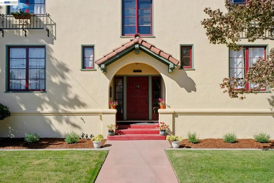 1525 Chestnut St, Alameda, CA 94501 - #2