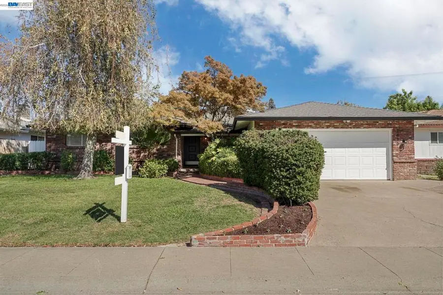 1075 Lake Glen Way, Sacramento, CA 95822 - #3