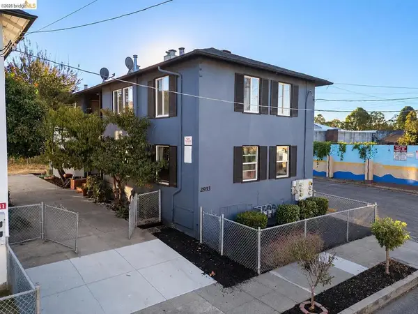 2933 Stanton St, Berkeley, CA 94702