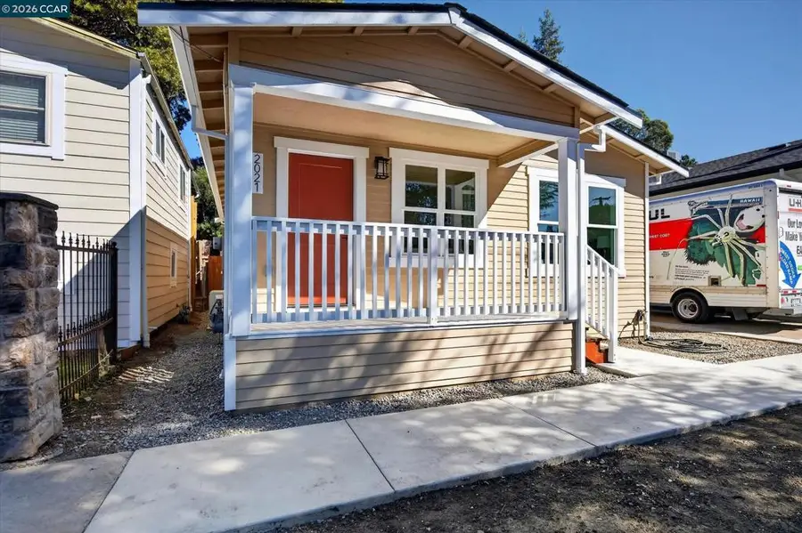 2021 Castro St, Martinez, CA 94553 - #2