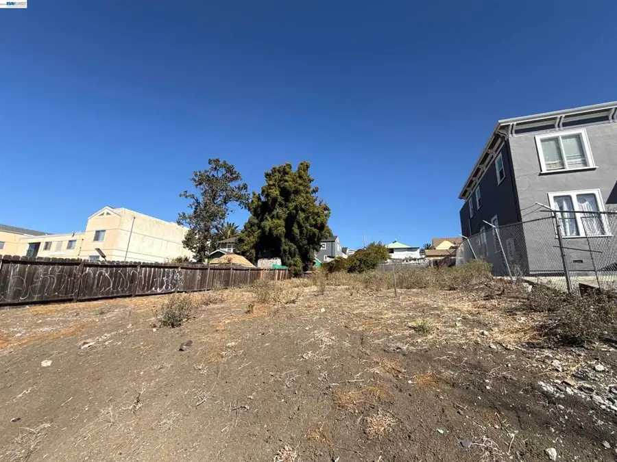 9430 Macarthur Blvd, Oakland, CA 94605 - #3