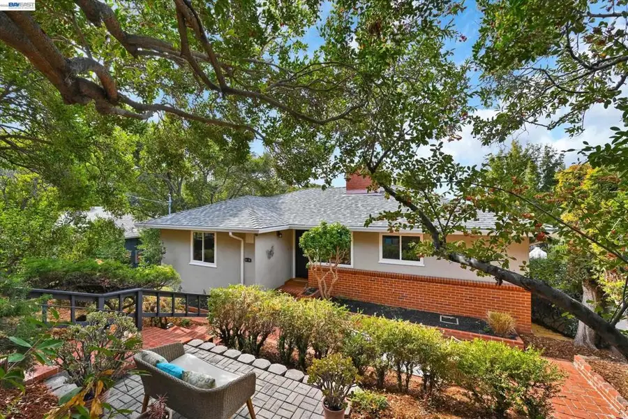 33 Buckeye Ave, Oakland, CA 94618 - #2