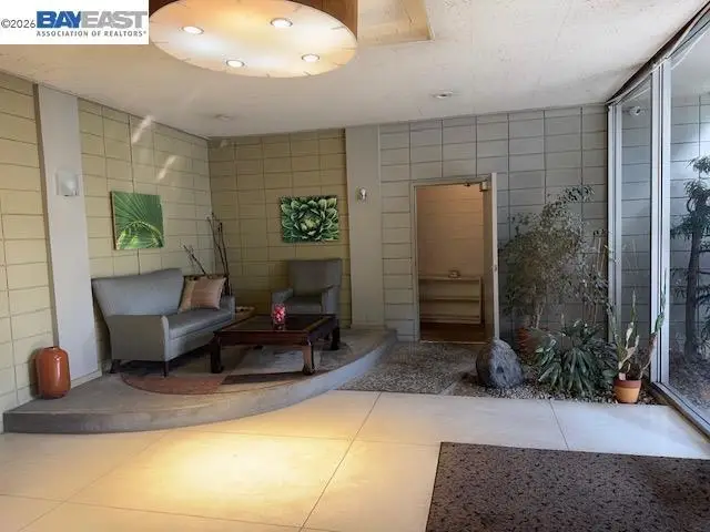811 York St #335, Oakland, CA 94610 - #2