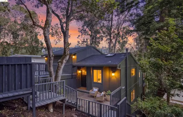 7099 Pinehaven Road, Oakland, CA 94611