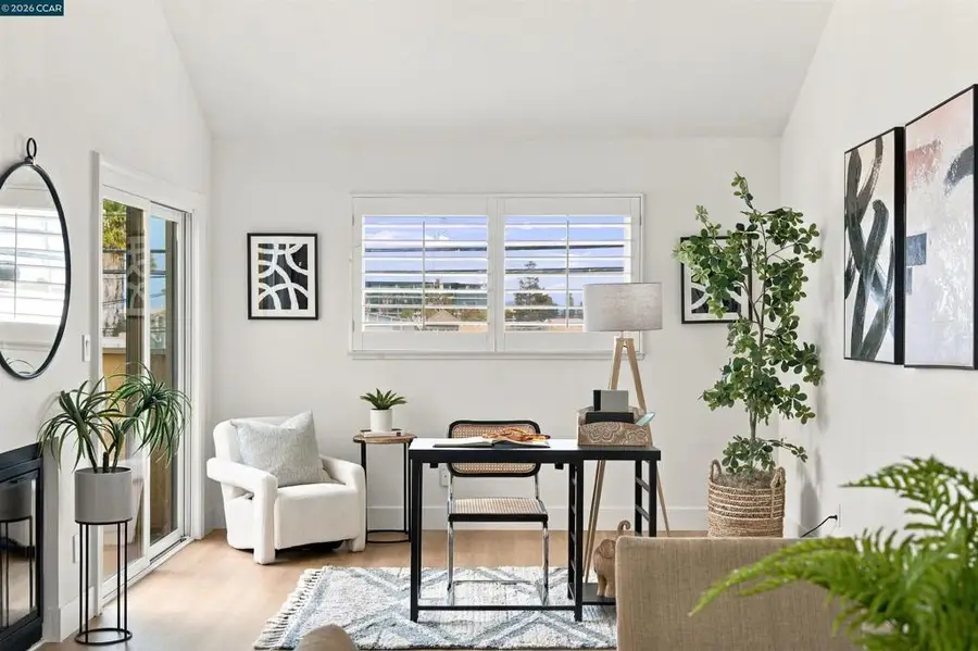 939 Laurel St #203, San Carlos, CA 94070 - #2