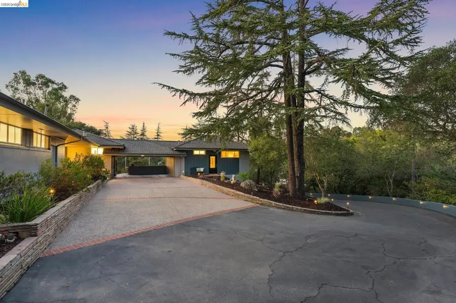11260 Kerrigan Dr, Oakland, CA 94605 - #2