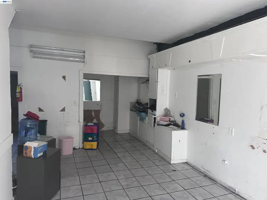 2270 International Blvd, Oakland, CA 94606 - #3