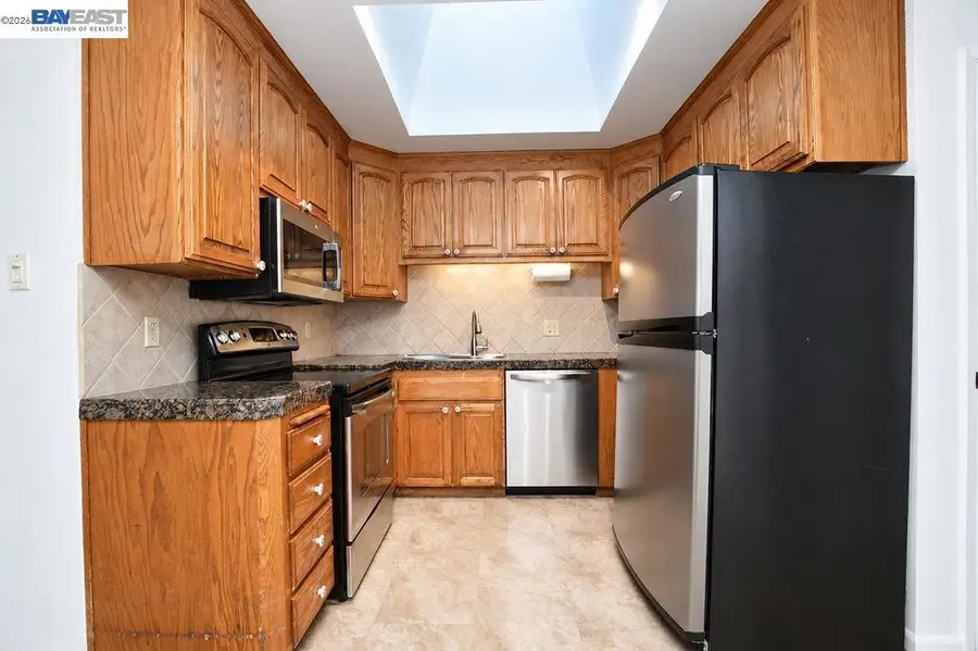 18416 Lakecrest Ct, Castro Valley, CA 94546 - #3