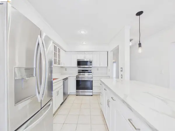 466 Crescent St #114, Oakland, CA 94610
