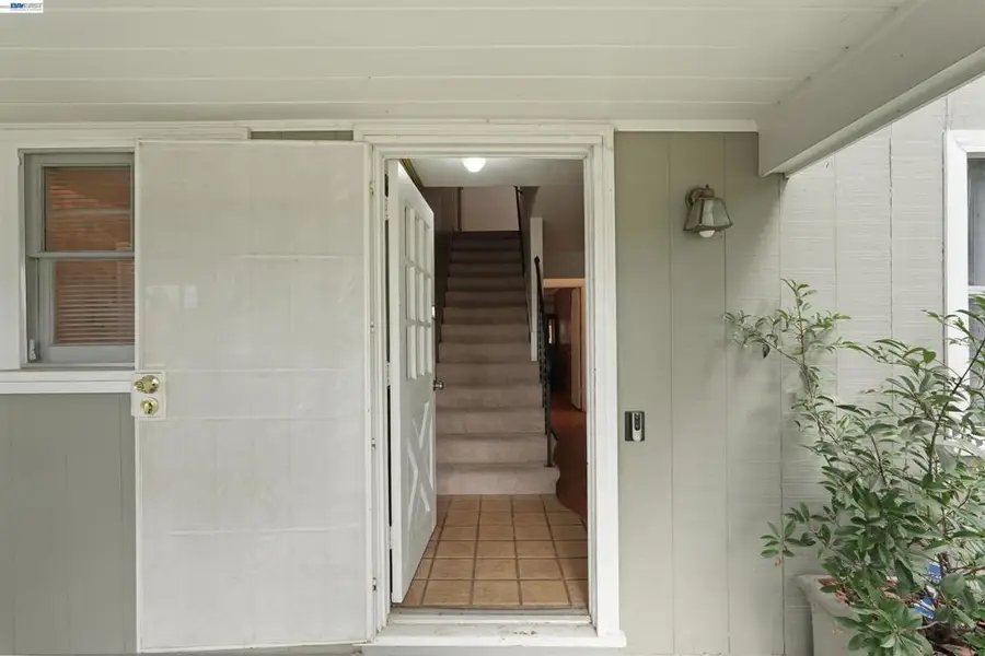 3055 Country Club Blvd, Stockton, CA 95204 - #2