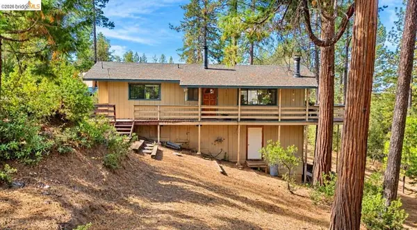 12016 Hillhurst Cir, Groveland, CA 95321