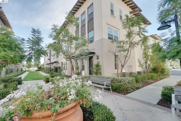 1061 Harebell Pl, San Jose, CA 95131