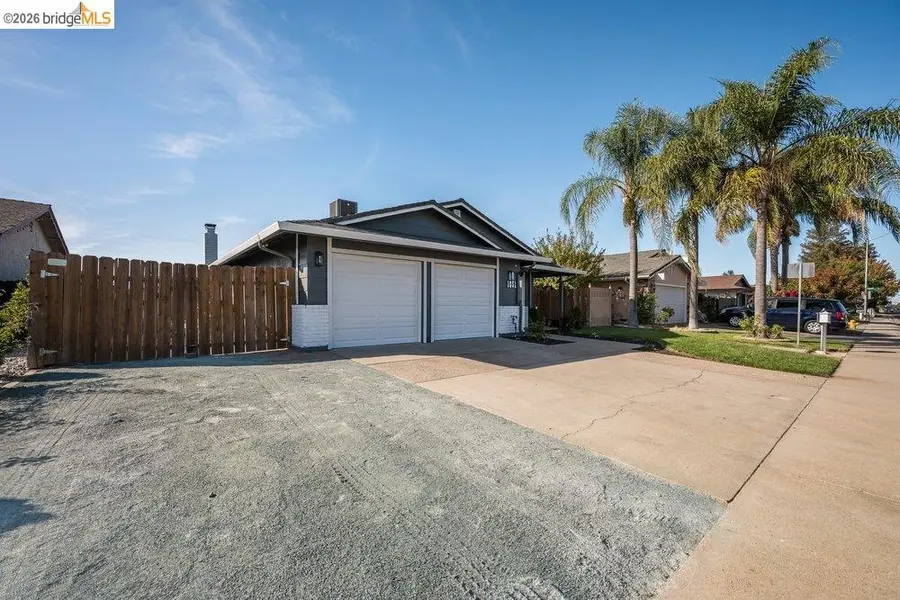 1051 Locust Ave, Manteca, CA 95337 - #3
