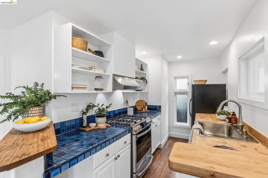 662 65th St, Oakland, CA 94609 - #3