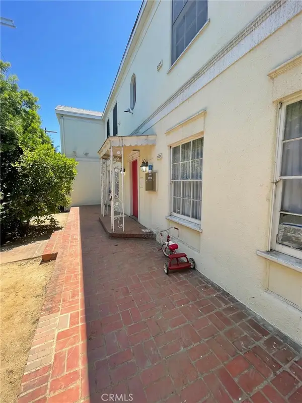 2018 W 39th Street, Los Angeles, CA 90008