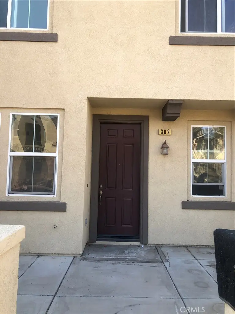 1800 E Lakeshore Drive #302, Lake Elsinore, CA 92530 - Image #2