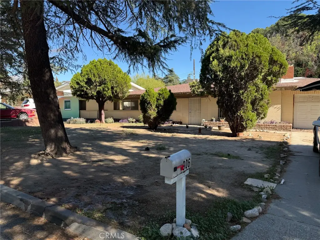 906 N 4th, Banning, CA 92220 - #1
