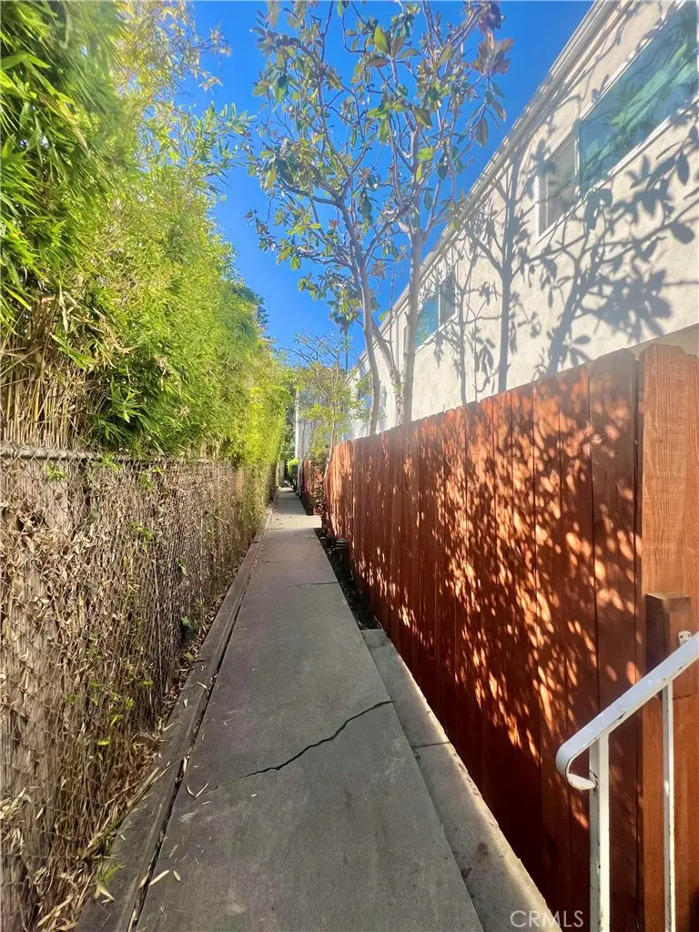 1813 9th Street, Santa Monica, CA 90404 - #2