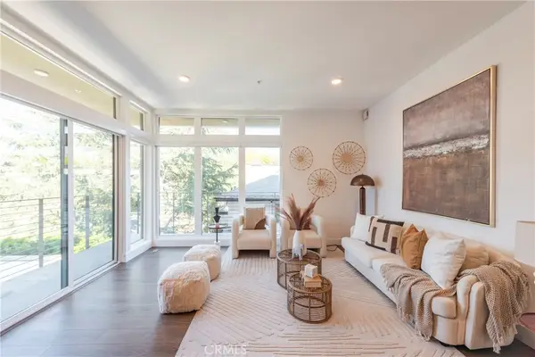 709 E Walnut Street #420, Pasadena, CA 91101