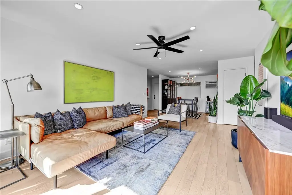 8400 De Longpre #212, West Hollywood, CA 90069 - #1