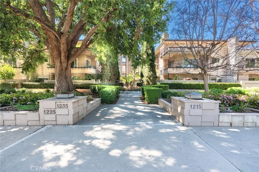 1235 S Orange Grove Boulevard, Pasadena, CA 91105 - #2