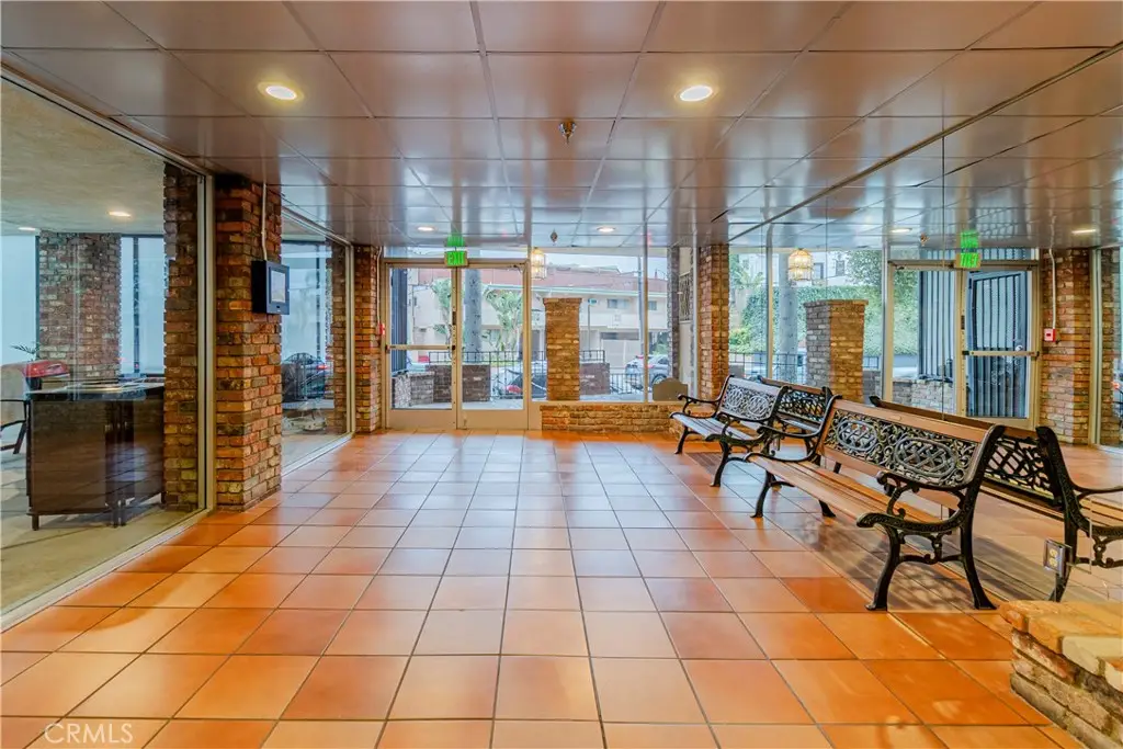 2260 N North Cahuenga Boulevard #302, Los Angeles, CA 90068 - #1