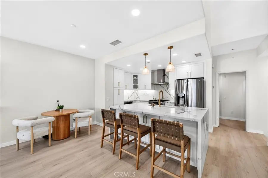 2827 W Edinger Avenue, Santa Ana, CA 92704 - #2