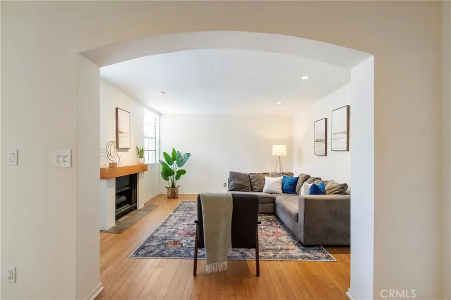 740 N Kings Road #208, West Hollywood, CA 90069 - #3