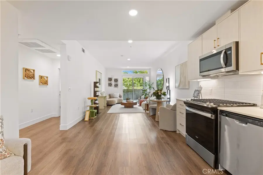 218 N El Molino Avenue #207, Pasadena, CA 91101 - #2
