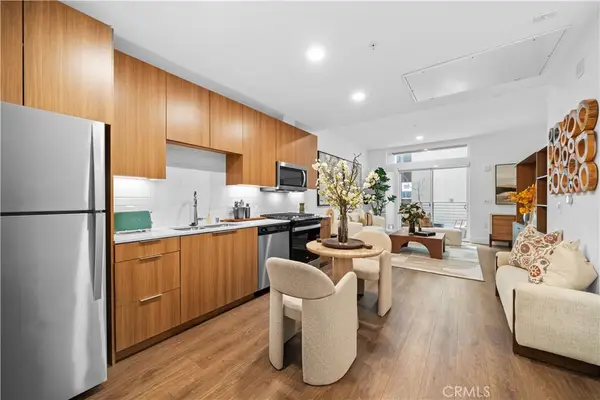 709 E Walnut Street #319, Pasadena, CA 91101