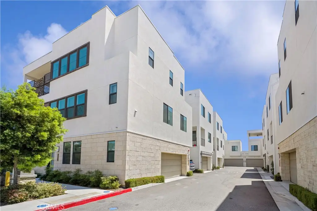 2172 Pearl Walk, Gardena, CA 90249 - #1