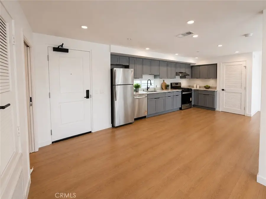 176 N Catalina Ave #402, Pasadena, CA 91106 - #3