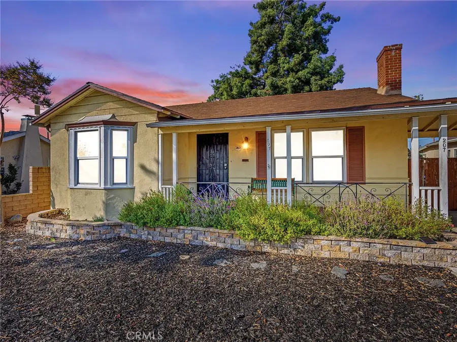 207 W Ash Avenue, Burbank, CA 91502 - Image #2