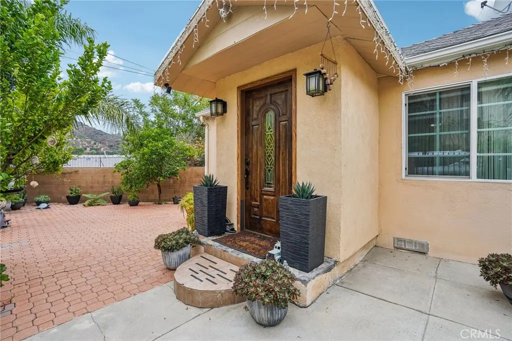 10141 Mcclemont Avenue, Tujunga, CA 91042 - Image #1
