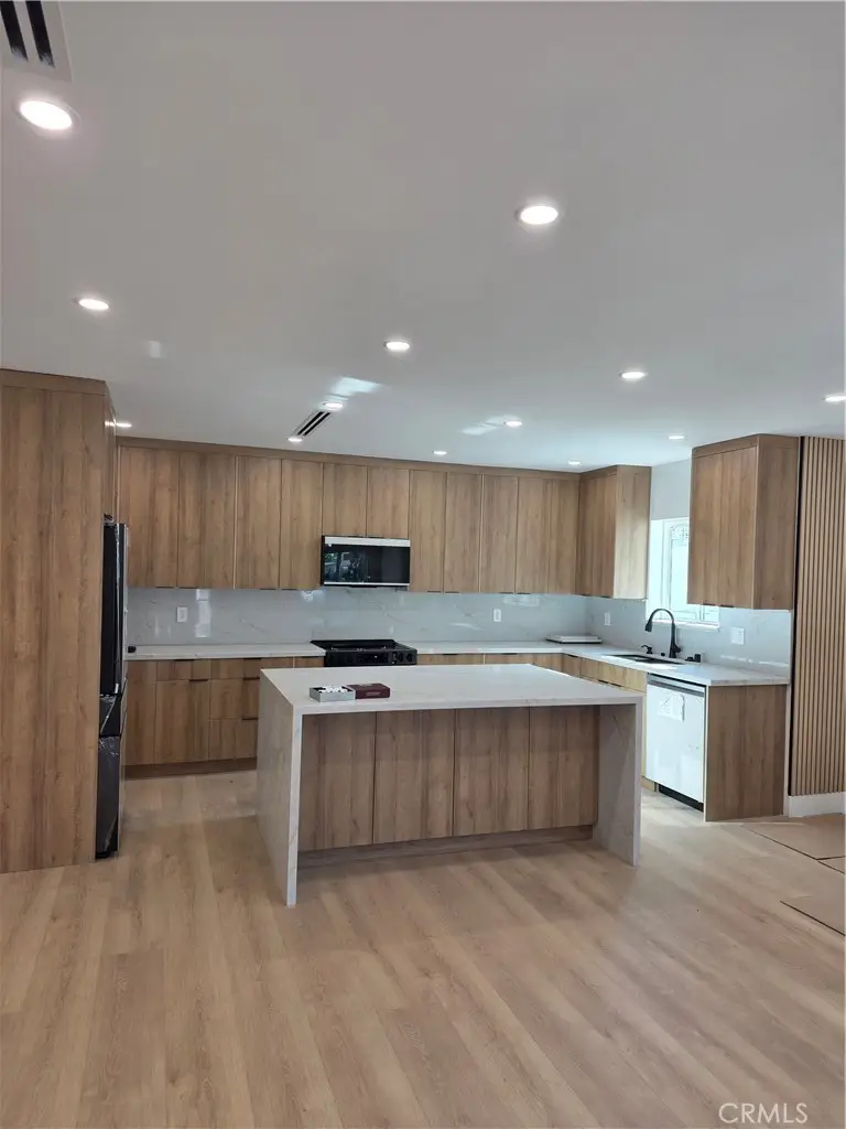 254 W Santa Anita, Burbank, CA 91502 - Image #3