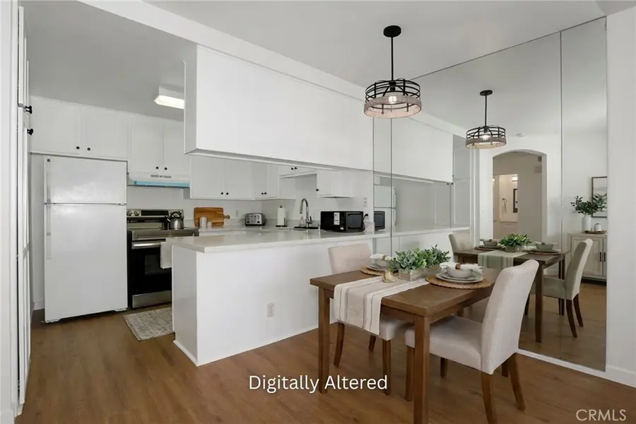 6815 Remmet #311, Canoga Park, CA 91303 - Image #3