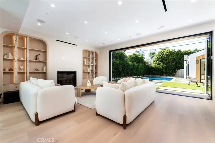 16749 Addison, Encino, CA 91436 - Image #3