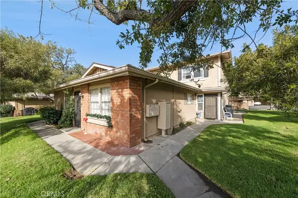 1025 W Calle De La Luna Unit#2, Azusa, CA 91702