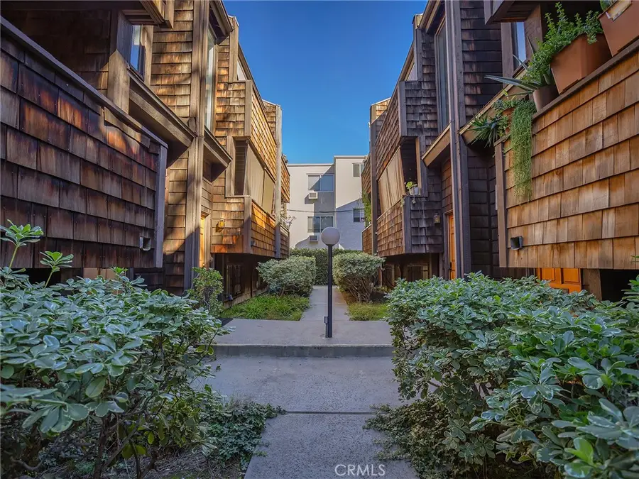 330 N 5th Street, Burbank, CA 91501 - Image #3