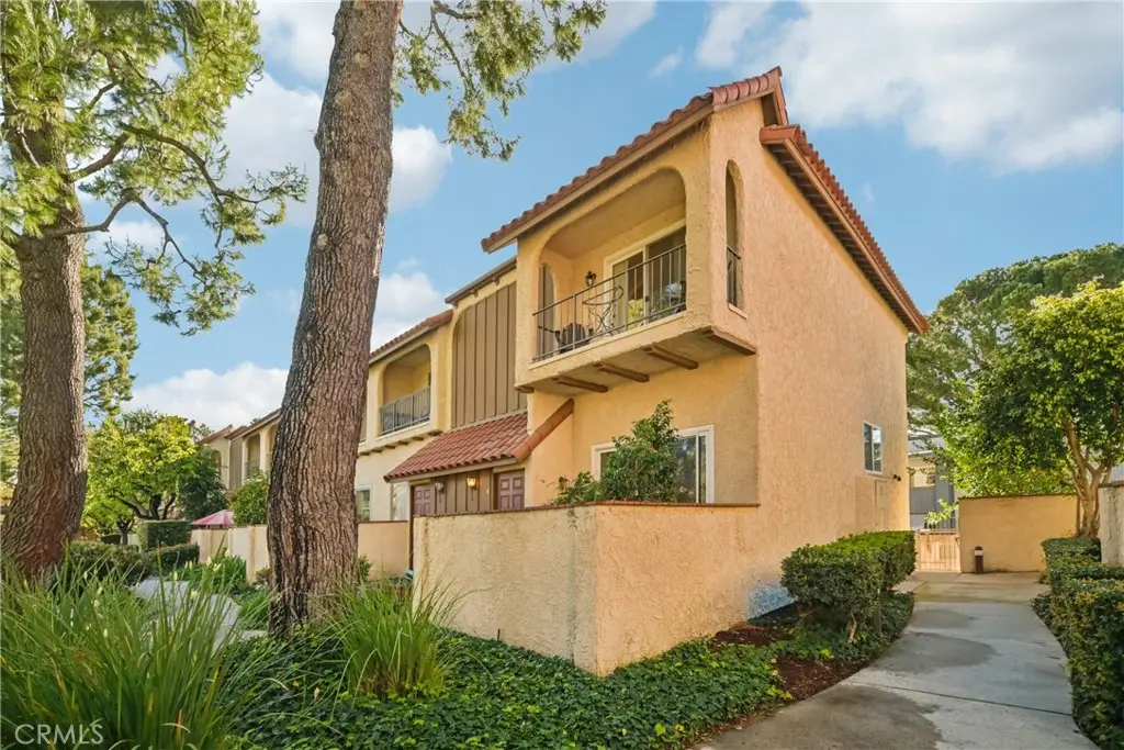 19545 Sherman Way, Reseda, CA 91335 - #1