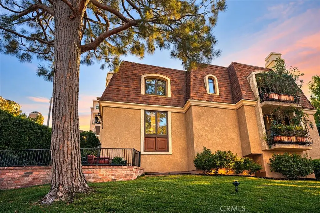 4370 W 8th, Los Angeles, CA 90005 - #1