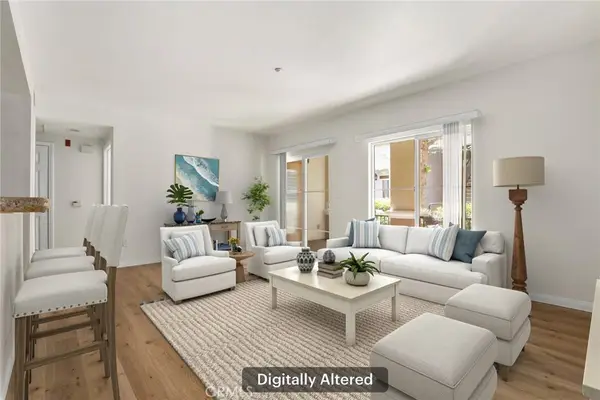 469 Country Club #114, Simi Valley, CA 93065