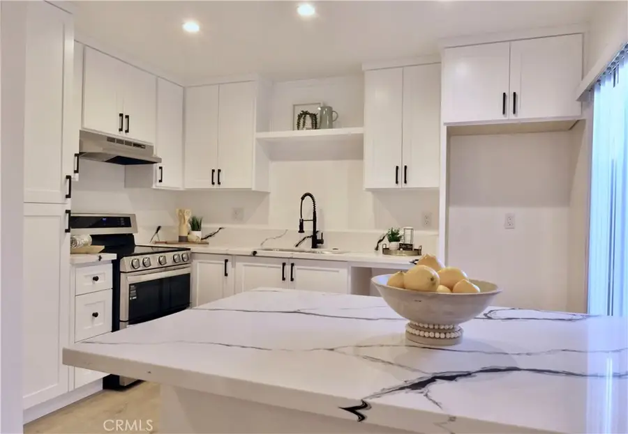 7300 Lennox #J3, Van Nuys, CA 91405 - #3