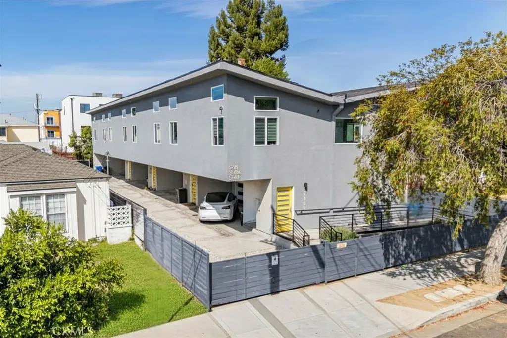 5743 Case, North Hollywood, CA 91601 - #1