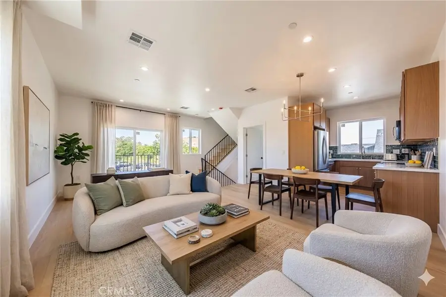 2424 S West View, Los Angeles, CA 90016 - #2