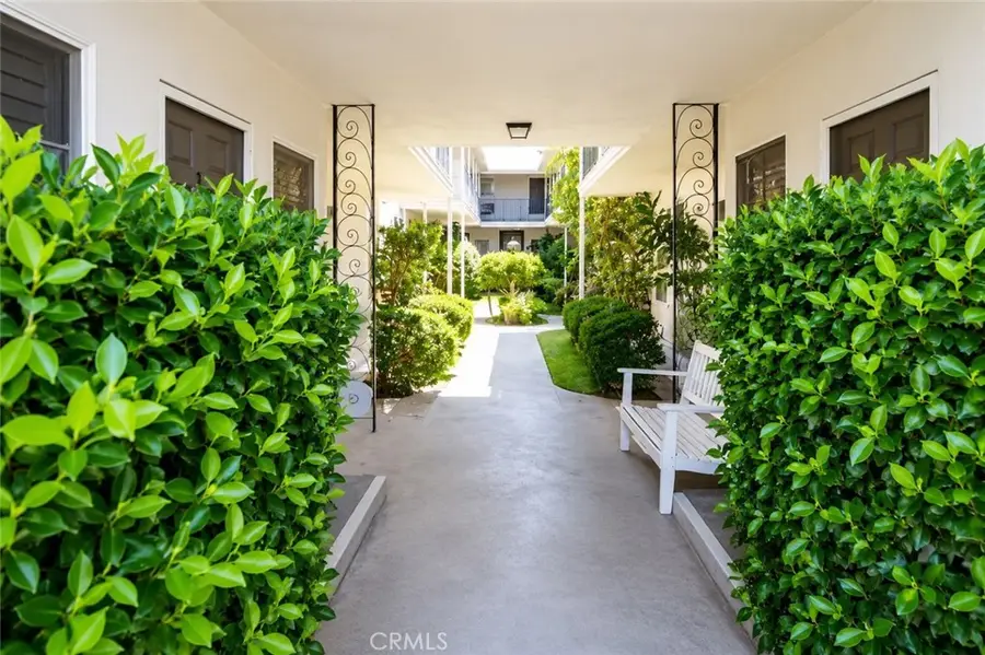 1122 N Louise Street #E, Glendale, CA 91207 - #3